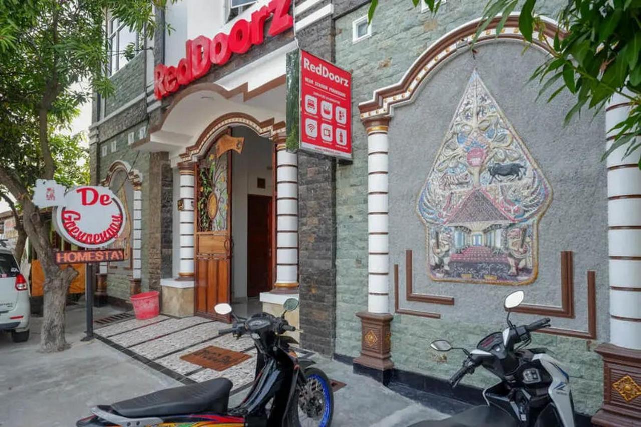 Reddoorz Near Stasiun Purwosari Hotel Surakarta  Exterior photo