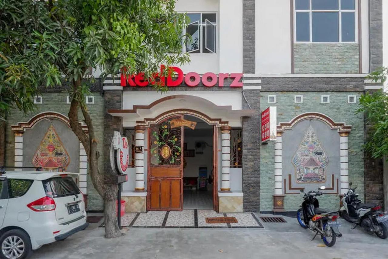 Reddoorz Near Stasiun Purwosari Hotel Surakarta  Exterior photo