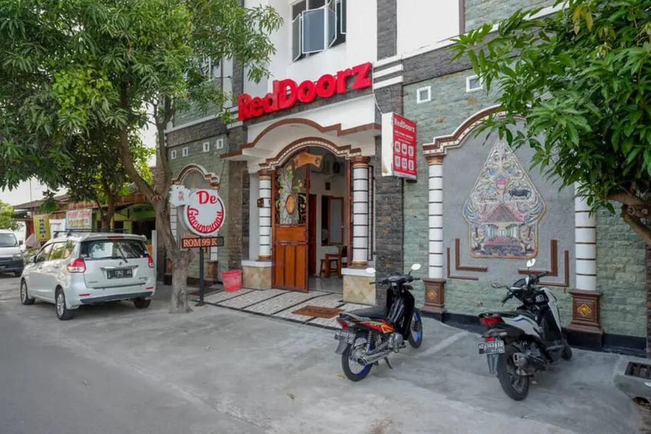 Reddoorz Near Stasiun Purwosari Hotel Surakarta  Exterior photo